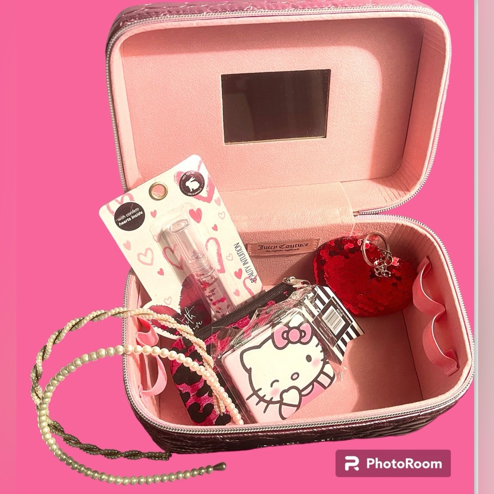 Juicy Couture Cosmetic Case filled with goodies NWT Metallic Quilted Pink - Picture 5 of 10